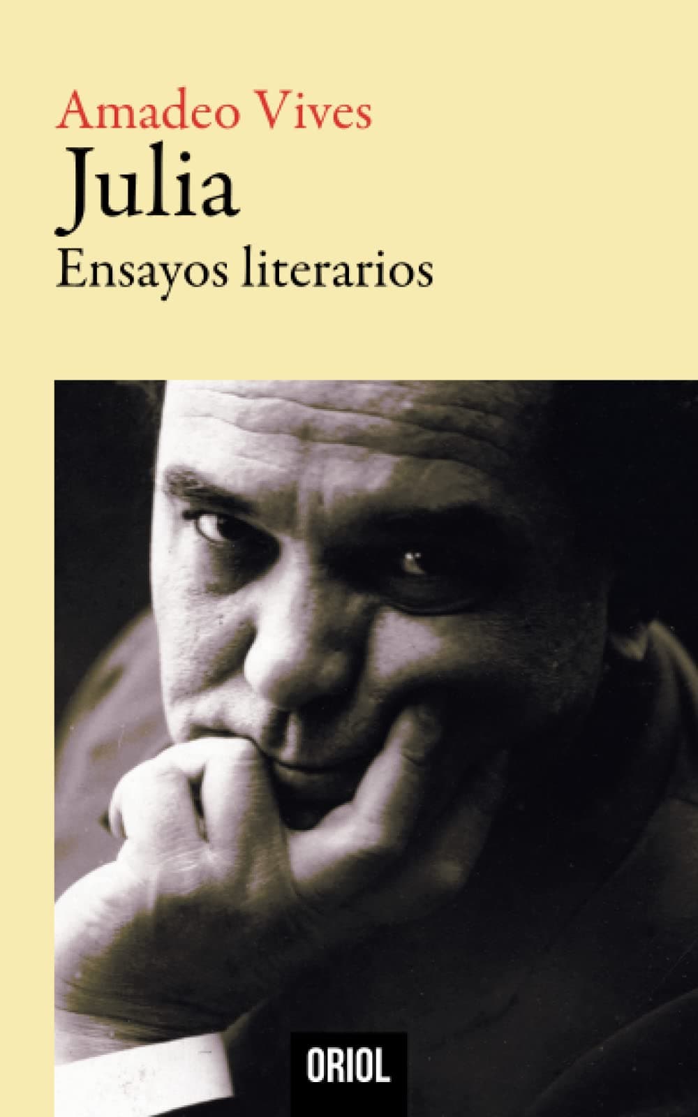 Julia: Ensayos literarios