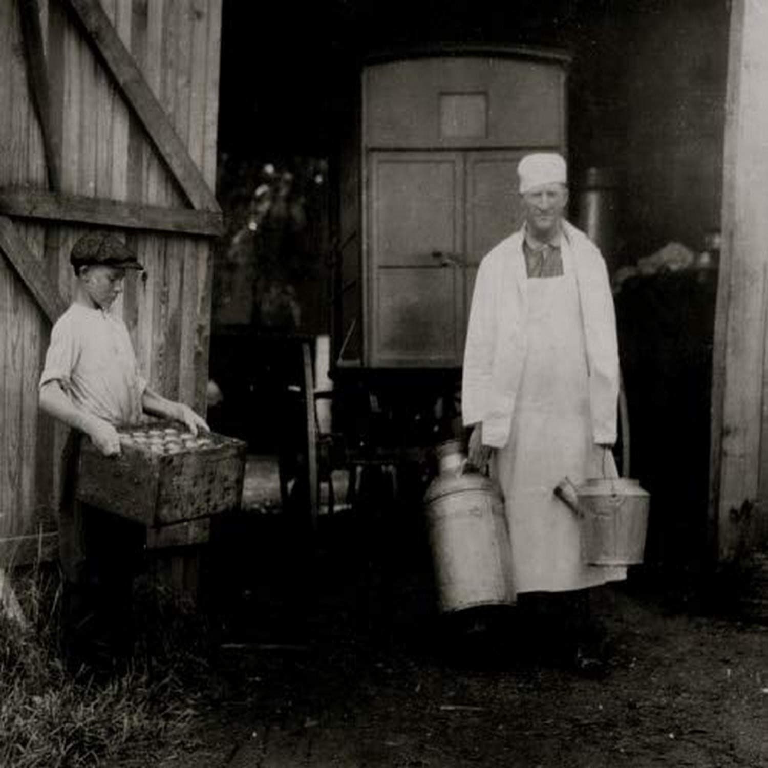 Edgar Kitchen 13 yrs old gets 325 a week for working for the Bingham Bros Dairy Drives dairy wagon from 7 AM to noon Works on farm in afternoon (10 hours a day) seven days a week--half day on Saturday
